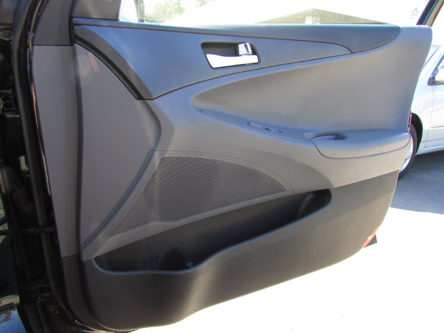 2011 Hyundai Sonata 4dr Sdn 2.4L Auto GLS PZEV, available for sale in East Windsor, Connecticut | United Auto Sales of E Windsor, Inc. East Windsor, Connecticut 2011 Hyundai Sonata 4dr Sdn 2.4L Auto GLS PZEV, available for sale in East Windsor, Connecticut | United Auto Sales of E Windsor, Inc. East Windsor, Connecticut
