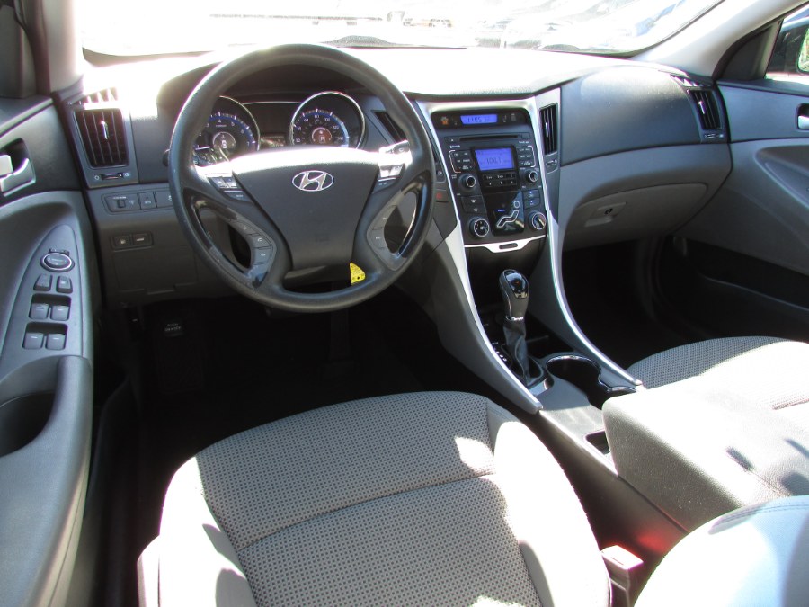 2011 Hyundai Sonata 4dr Sdn 2.4L Auto GLS PZEV, available for sale in East Windsor, Connecticut | United Auto Sales of E Windsor, Inc. East Windsor, Connecticut 2011 Hyundai Sonata 4dr Sdn 2.4L Auto GLS PZEV, available for sale in East Windsor, Connecticut | United Auto Sales of E Windsor, Inc. East Windsor, Connecticut