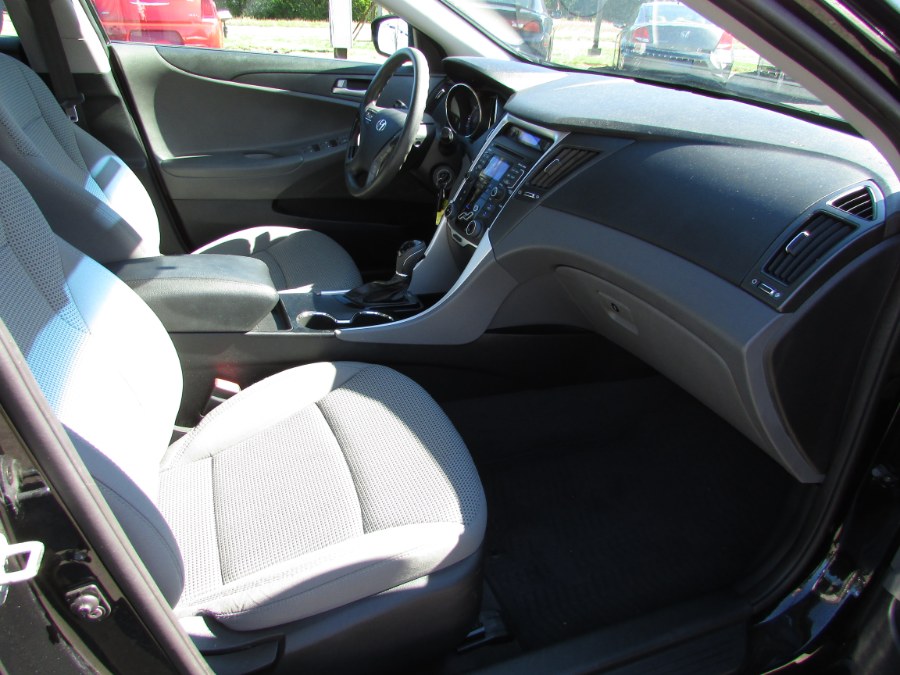 2011 Hyundai Sonata 4dr Sdn 2.4L Auto GLS PZEV, available for sale in East Windsor, Connecticut | United Auto Sales of E Windsor, Inc. East Windsor, Connecticut 2011 Hyundai Sonata 4dr Sdn 2.4L Auto GLS PZEV, available for sale in East Windsor, Connecticut | United Auto Sales of E Windsor, Inc. East Windsor, Connecticut