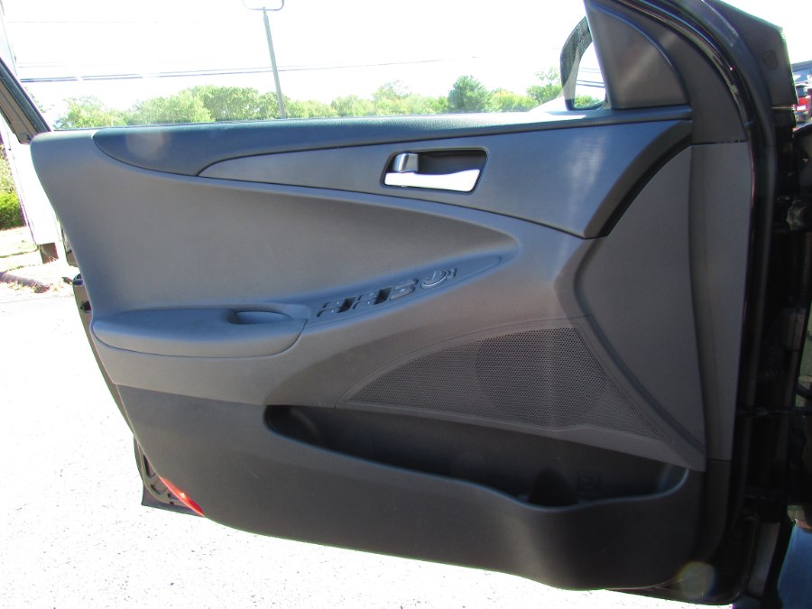 2011 Hyundai Sonata 4dr Sdn 2.4L Auto GLS PZEV, available for sale in East Windsor, Connecticut | United Auto Sales of E Windsor, Inc. East Windsor, Connecticut 2011 Hyundai Sonata 4dr Sdn 2.4L Auto GLS PZEV, available for sale in East Windsor, Connecticut | United Auto Sales of E Windsor, Inc. East Windsor, Connecticut