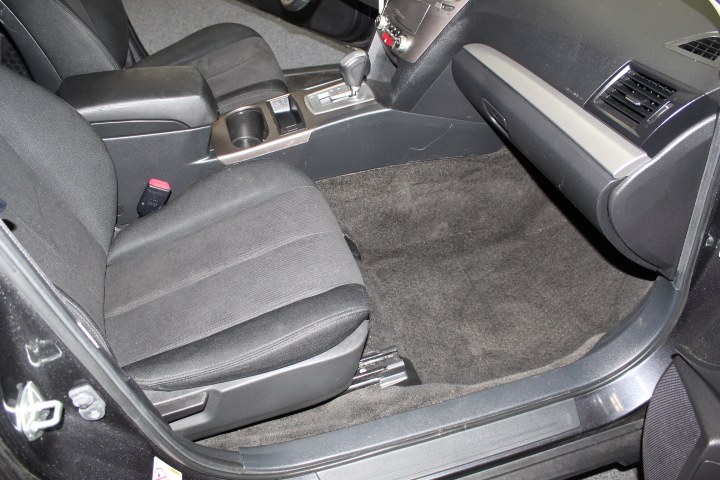 2013 Subaru Outback 4dr Wgn H4 Auto 2.5i Premium, available for sale in Plainville, Connecticut | New England Auto Sales LLC. Plainville, Connecticut 2013 Subaru Outback 4dr Wgn H4 Auto 2.5i Premium, available for sale in Plainville, Connecticut | New England Auto Sales LLC. Plainville, Connecticut