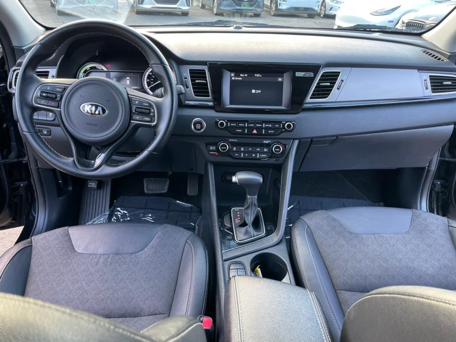 Used Kia Niro Hybrid EX 2017 | Green Light Auto Wholesale. Daly City, California Used Kia Niro Hybrid EX 2017 | Green Light Auto Wholesale. Daly City, California