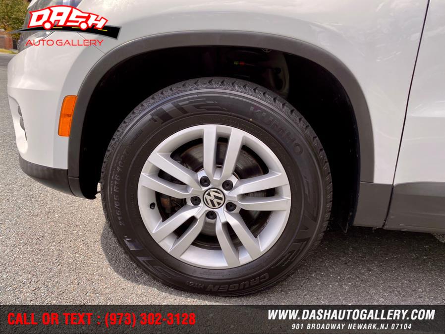 2016 Volkswagen Tiguan 4MOTION 4dr Auto R-Line, available for sale in Newark, New Jersey | Dash Auto Gallery Inc.. Newark, New Jersey 2016 Volkswagen Tiguan 4MOTION 4dr Auto R-Line, available for sale in Newark, New Jersey | Dash Auto Gallery Inc.. Newark, New Jersey
