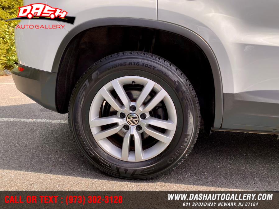 2016 Volkswagen Tiguan 4MOTION 4dr Auto R-Line, available for sale in Newark, New Jersey | Dash Auto Gallery Inc.. Newark, New Jersey 2016 Volkswagen Tiguan 4MOTION 4dr Auto R-Line, available for sale in Newark, New Jersey | Dash Auto Gallery Inc.. Newark, New Jersey