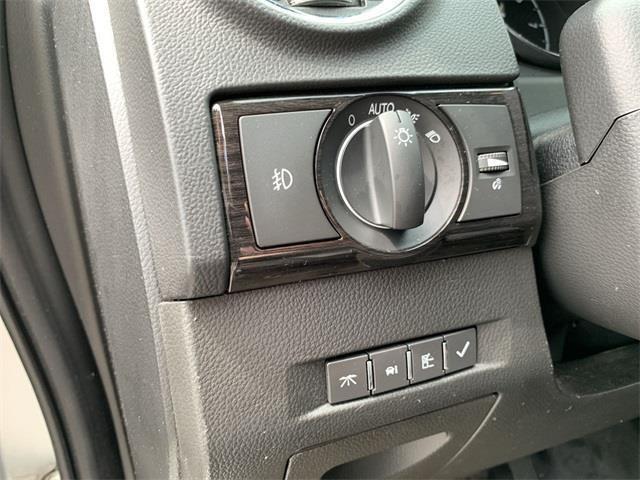 2014 Chevrolet Captiva Sport LT, available for sale in Stratford, Connecticut | Wiz Leasing Inc. Stratford, Connecticut 2014 Chevrolet Captiva Sport LT, available for sale in Stratford, Connecticut | Wiz Leasing Inc. Stratford, Connecticut