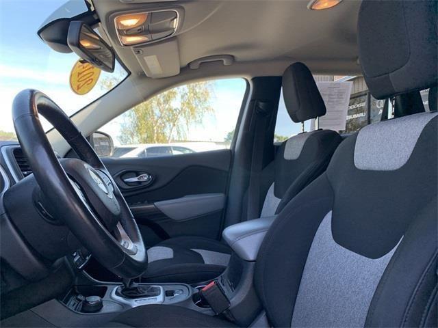 Used Jeep Cherokee Latitude 2014 | Wiz Leasing Inc. Stratford, Connecticut Used Jeep Cherokee Latitude 2014 | Wiz Leasing Inc. Stratford, Connecticut