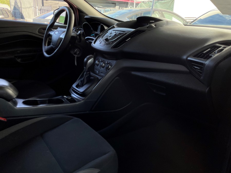 Used Ford Escape FWD 4dr S 2014 | Green Light Auto. Corona, California Used Ford Escape FWD 4dr S 2014 | Green Light Auto. Corona, California