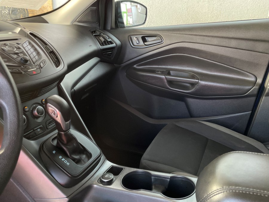 Used Ford Escape FWD 4dr S 2014 | Green Light Auto. Corona, California Used Ford Escape FWD 4dr S 2014 | Green Light Auto. Corona, California