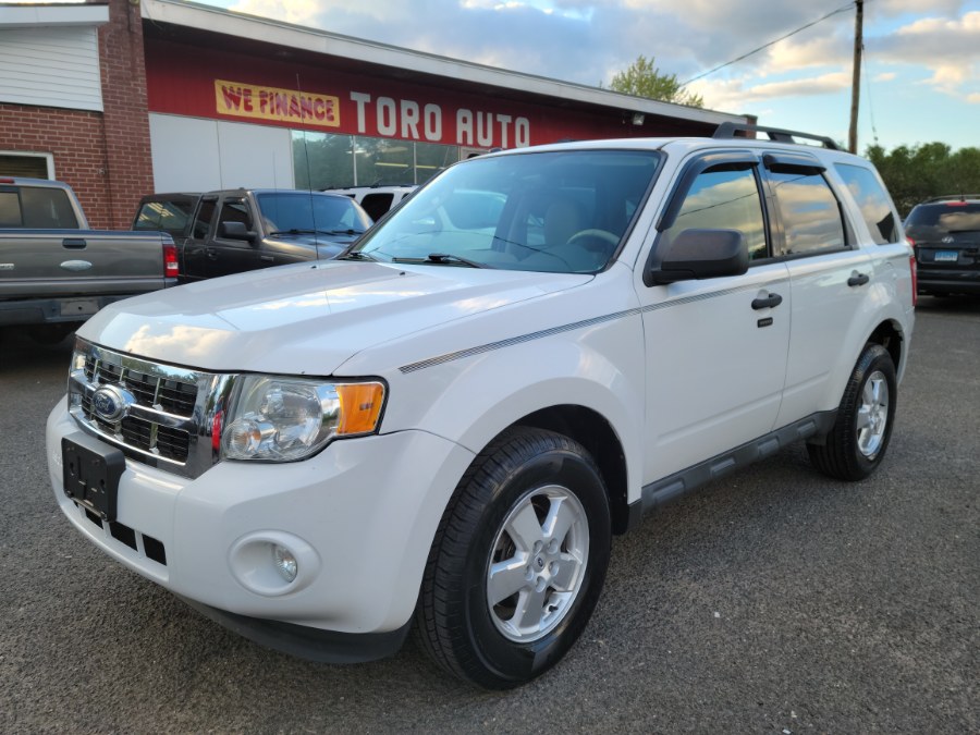 2011 Ford Escape 4WD 4dr XLT, available for sale in East Windsor, Connecticut | Toro Auto. East Windsor, Connecticut