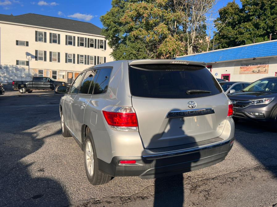 Used Toyota Highlander 4WD 4dr V6 (Natl) 2013 | Sophia's Auto Sales Inc. Worcester, Massachusetts Used Toyota Highlander 4WD 4dr V6 (Natl) 2013 | Sophia's Auto Sales Inc. Worcester, Massachusetts