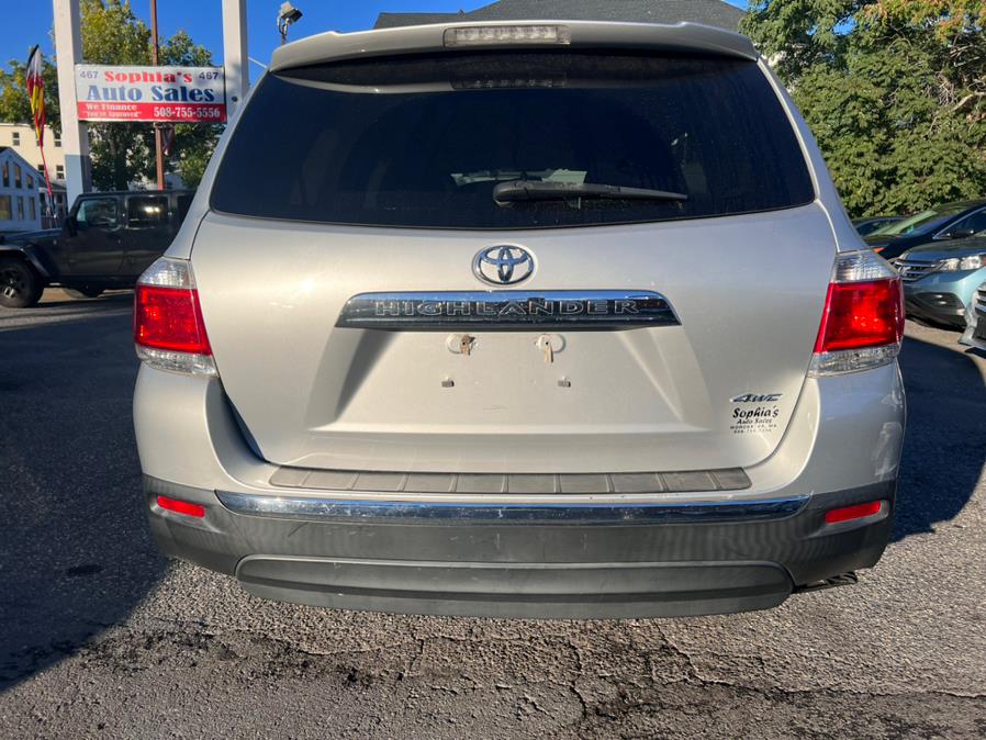 Used Toyota Highlander 4WD 4dr V6 (Natl) 2013 | Sophia's Auto Sales Inc. Worcester, Massachusetts Used Toyota Highlander 4WD 4dr V6 (Natl) 2013 | Sophia's Auto Sales Inc. Worcester, Massachusetts
