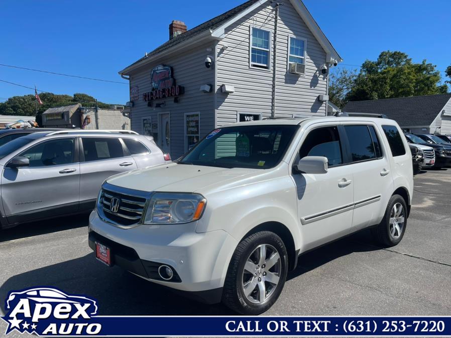 Used Honda Pilot 4WD 4dr Touring w/RES & Navi 2015 | Apex Auto. Selden, New York