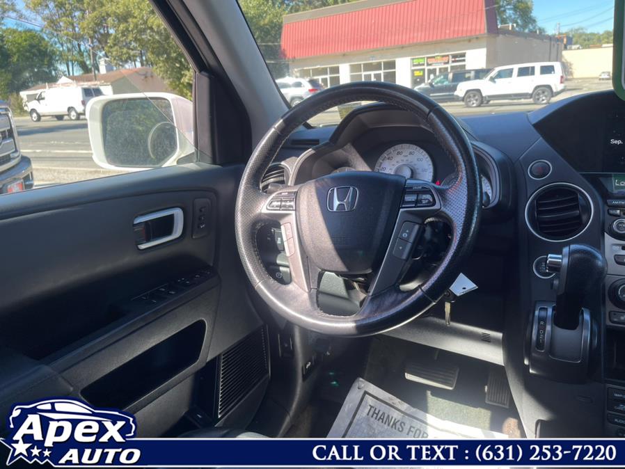 2015 Honda Pilot 4WD 4dr Touring w/RES & Navi, available for sale in Selden, New York | Apex Auto. Selden, New York 2015 Honda Pilot 4WD 4dr Touring w/RES & Navi, available for sale in Selden, New York | Apex Auto. Selden, New York