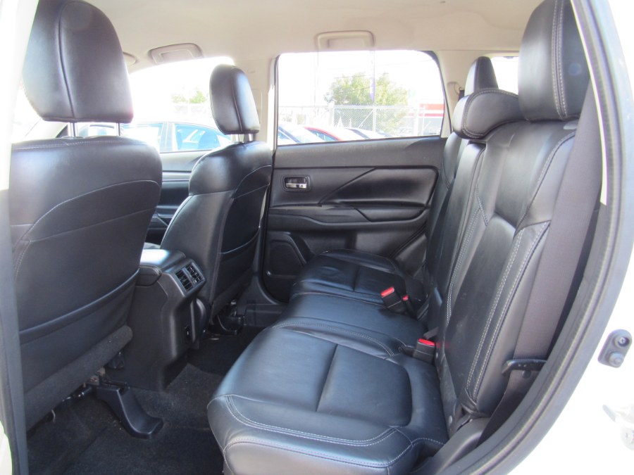 Used Mitsubishi Outlander SEL FWD 2020 | NJ Used Cars Center. Irvington, New Jersey Used Mitsubishi Outlander SEL FWD 2020 | NJ Used Cars Center. Irvington, New Jersey