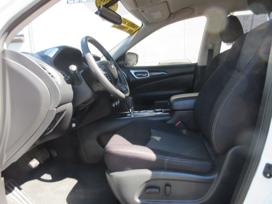 2020 Nissan Pathfinder 4x4 SV, available for sale in Linden, New Jersey | Route 27 Auto Mall. Linden, New Jersey 2020 Nissan Pathfinder 4x4 SV, available for sale in Linden, New Jersey | Route 27 Auto Mall. Linden, New Jersey
