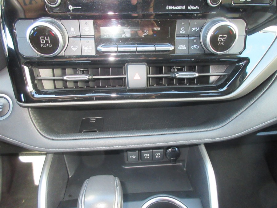 2021 Toyota Highlander LE FWD (Natl), available for sale in Linden, New Jersey | Route 27 Auto Mall. Linden, New Jersey 2021 Toyota Highlander LE FWD (Natl), available for sale in Linden, New Jersey | Route 27 Auto Mall. Linden, New Jersey