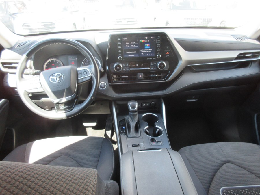 2021 Toyota Highlander LE FWD (Natl), available for sale in Linden, New Jersey | Route 27 Auto Mall. Linden, New Jersey 2021 Toyota Highlander LE FWD (Natl), available for sale in Linden, New Jersey | Route 27 Auto Mall. Linden, New Jersey