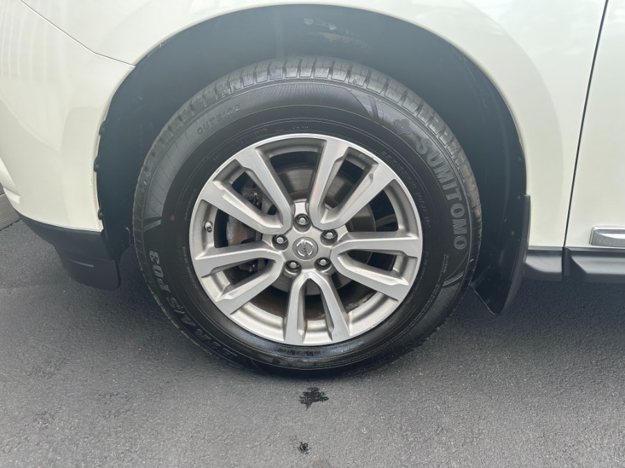 Used Nissan Pathfinder 4WD 4dr SL 2015 | DZ Automall. Paterson, New Jersey Used Nissan Pathfinder 4WD 4dr SL 2015 | DZ Automall. Paterson, New Jersey