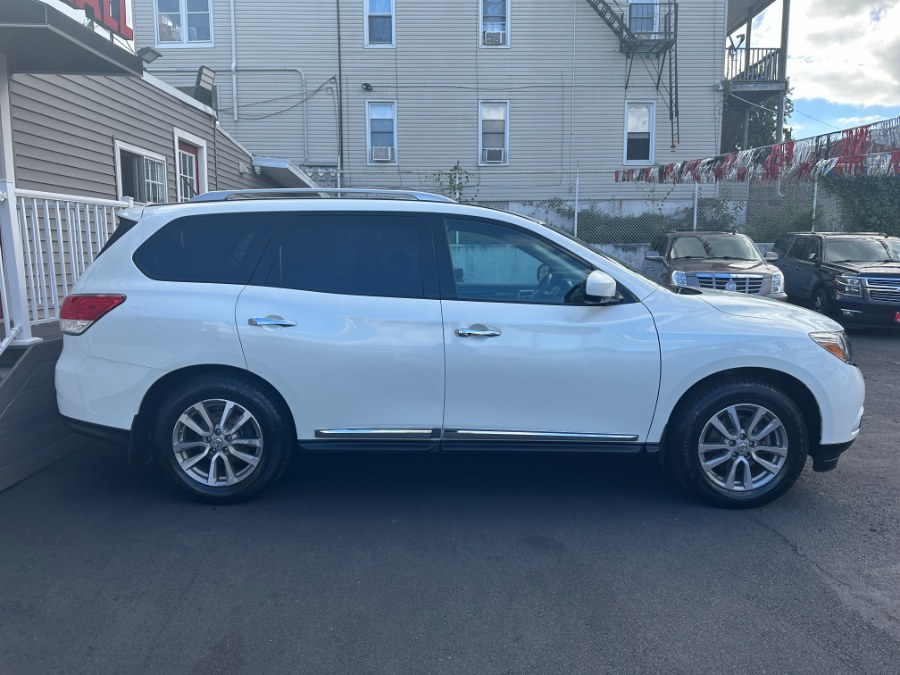 Used Nissan Pathfinder 4WD 4dr SL 2015 | DZ Automall. Paterson, New Jersey Used Nissan Pathfinder 4WD 4dr SL 2015 | DZ Automall. Paterson, New Jersey