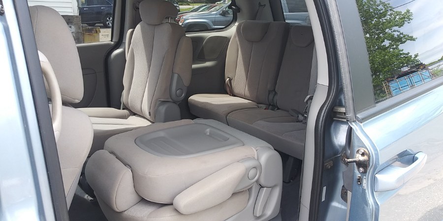 Used Kia Sedona 4dr LWB LX 2010 | Payless Auto Sale. South Hadley, Massachusetts Used Kia Sedona 4dr LWB LX 2010 | Payless Auto Sale. South Hadley, Massachusetts