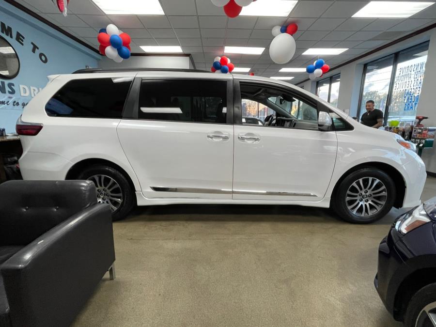 Used Toyota Sienna XLE FWD 8-Passenger (Natl) 2019 | 5 Towns Drive. Inwood, New York Used Toyota Sienna XLE FWD 8-Passenger (Natl) 2019 | 5 Towns Drive. Inwood, New York