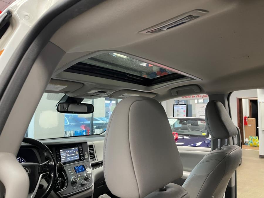 Used Toyota Sienna XLE FWD 8-Passenger (Natl) 2019 | 5 Towns Drive. Inwood, New York Used Toyota Sienna XLE FWD 8-Passenger (Natl) 2019 | 5 Towns Drive. Inwood, New York