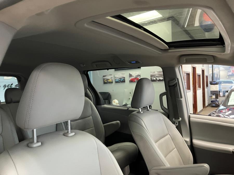 Used Toyota Sienna XLE FWD 8-Passenger (Natl) 2019 | 5 Towns Drive. Inwood, New York Used Toyota Sienna XLE FWD 8-Passenger (Natl) 2019 | 5 Towns Drive. Inwood, New York