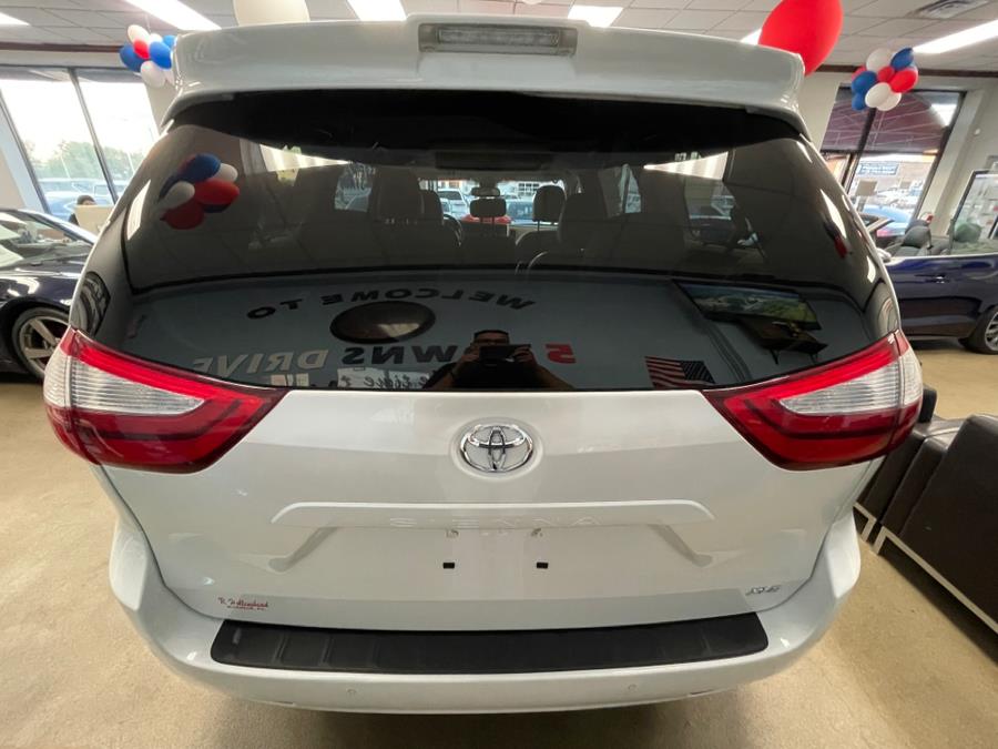 Used Toyota Sienna XLE FWD 8-Passenger (Natl) 2019 | 5 Towns Drive. Inwood, New York Used Toyota Sienna XLE FWD 8-Passenger (Natl) 2019 | 5 Towns Drive. Inwood, New York