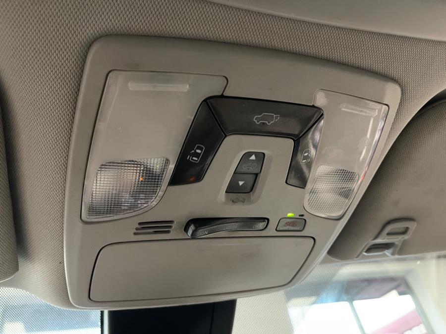Used Toyota Sienna XLE FWD 8-Passenger (Natl) 2019 | 5 Towns Drive. Inwood, New York Used Toyota Sienna XLE FWD 8-Passenger (Natl) 2019 | 5 Towns Drive. Inwood, New York