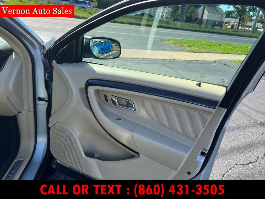 2015 Ford Taurus 4dr Sdn Limited AWD, available for sale in Manchester, Connecticut | Vernon Auto Sale & Service. Manchester, Connecticut 2015 Ford Taurus 4dr Sdn Limited AWD, available for sale in Manchester, Connecticut | Vernon Auto Sale & Service. Manchester, Connecticut