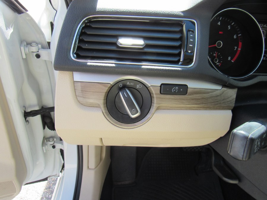 2016 Volkswagen Passat SE, available for sale in Worcester, Massachusetts | Hilario's Auto Sales Inc.. Worcester, Massachusetts 2016 Volkswagen Passat SE, available for sale in Worcester, Massachusetts | Hilario's Auto Sales Inc.. Worcester, Massachusetts