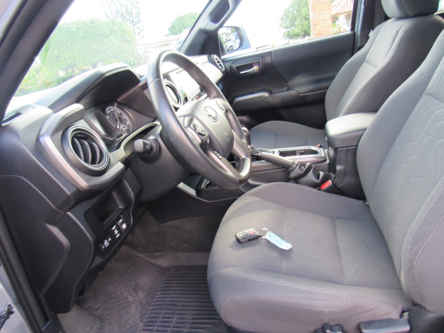 2017 Toyota Tacoma SR5 Double Cab 5'' Bed V6 4x4 AT (Natl), available for sale in San Francisco de Macoris Rd, Dominican Republic | Hilario Auto Import. San Francisco de Macoris Rd, Dominican Republic 2017 Toyota Tacoma SR5 Double Cab 5'' Bed V6 4x4 AT (Natl), available for sale in San Francisco de Macoris Rd, Dominican Republic | Hilario Auto Import. San Francisco de Macoris Rd, Dominican Republic