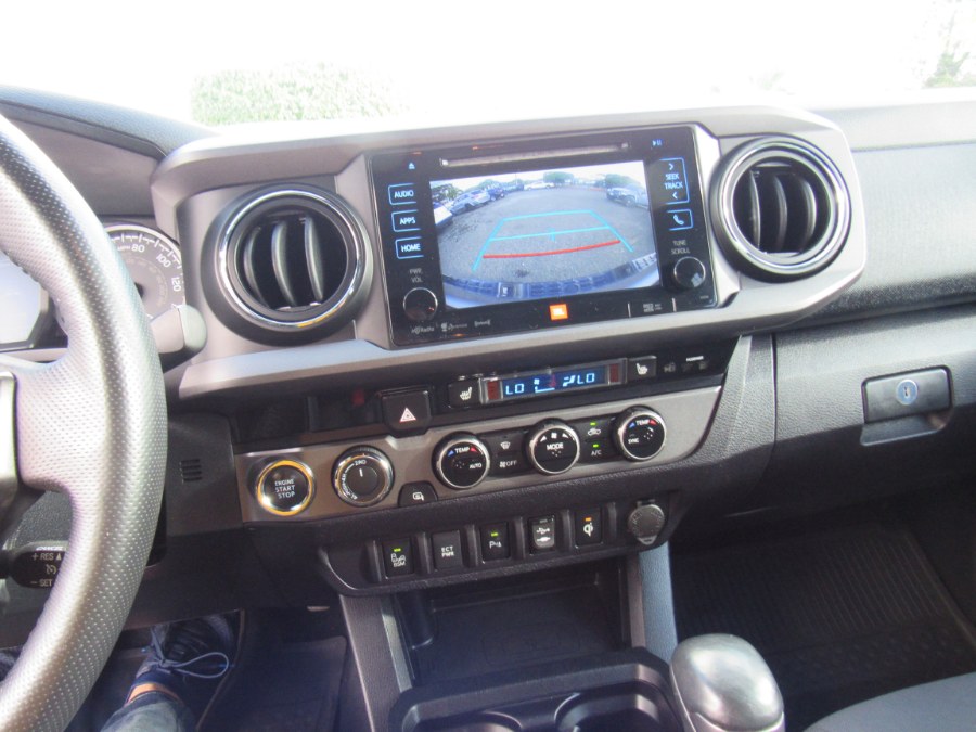2017 Toyota Tacoma SR5 Double Cab 5'' Bed V6 4x4 AT (Natl), available for sale in San Francisco de Macoris Rd, Dominican Republic | Hilario Auto Import. San Francisco de Macoris Rd, Dominican Republic 2017 Toyota Tacoma SR5 Double Cab 5'' Bed V6 4x4 AT (Natl), available for sale in San Francisco de Macoris Rd, Dominican Republic | Hilario Auto Import. San Francisco de Macoris Rd, Dominican Republic