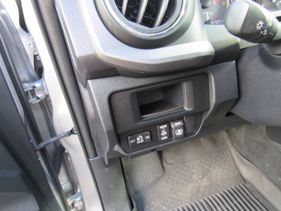 2017 Toyota Tacoma SR5 Double Cab 5'' Bed V6 4x4 AT (Natl), available for sale in San Francisco de Macoris Rd, Dominican Republic | Hilario Auto Import. San Francisco de Macoris Rd, Dominican Republic 2017 Toyota Tacoma SR5 Double Cab 5'' Bed V6 4x4 AT (Natl), available for sale in San Francisco de Macoris Rd, Dominican Republic | Hilario Auto Import. San Francisco de Macoris Rd, Dominican Republic