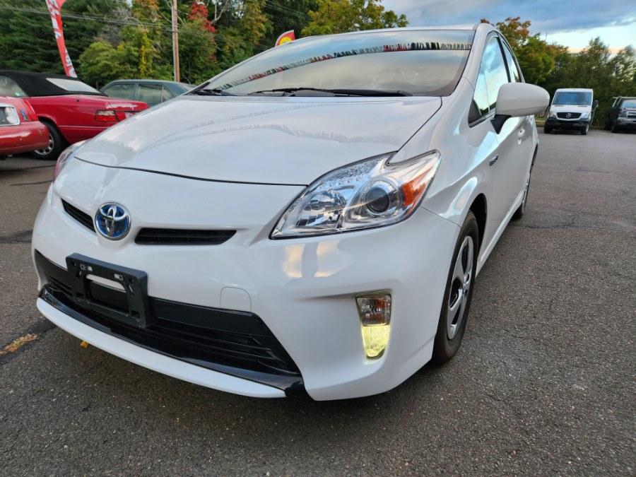 2015 Toyota Prius 5dr HB Two (Natl), available for sale in Bristol, Connecticut | Dealmax Motors LLC. Bristol, Connecticut