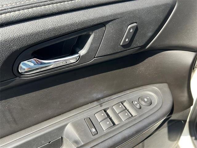 2015 Chevrolet Traverse LT, available for sale in Stratford, Connecticut | Wiz Leasing Inc. Stratford, Connecticut 2015 Chevrolet Traverse LT, available for sale in Stratford, Connecticut | Wiz Leasing Inc. Stratford, Connecticut