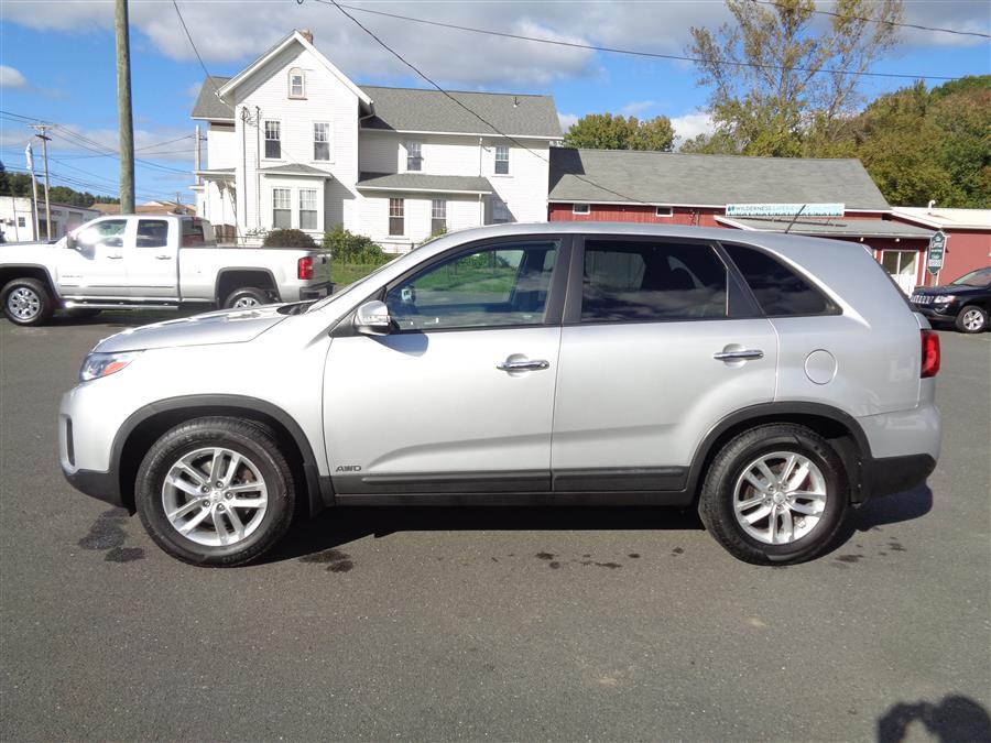 2015 Kia Sorento AWD 4dr I4 LX, available for sale in Southwick, Massachusetts | Country Auto Sales. Southwick, Massachusetts 2015 Kia Sorento AWD 4dr I4 LX, available for sale in Southwick, Massachusetts | Country Auto Sales. Southwick, Massachusetts