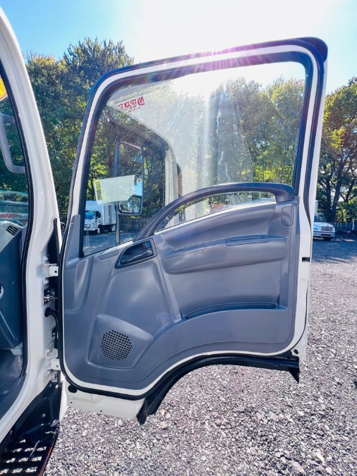 2016 Isuzu NRR DSL REG AT 16 FEET DRY BOX + SIDE DOOR + 19500LB GVW + NO CDL, available for sale in South Amboy, New Jersey | NJ Truck Spot. South Amboy, New Jersey 2016 Isuzu NRR DSL REG AT 16 FEET DRY BOX + SIDE DOOR + 19500LB GVW + NO CDL, available for sale in South Amboy, New Jersey | NJ Truck Spot. South Amboy, New Jersey