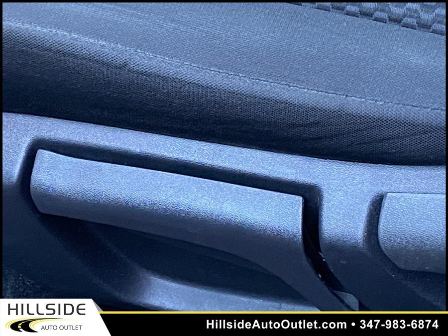 Used Nissan Rogue Sport S 2017 | Hillside Auto Outlet. Jamaica, New York Used Nissan Rogue Sport S 2017 | Hillside Auto Outlet. Jamaica, New York