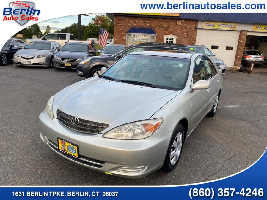 Used Toyota Camry 4dr Sdn LE Auto 2002 | Berlin Auto Sales LLC. Berlin, Connecticut