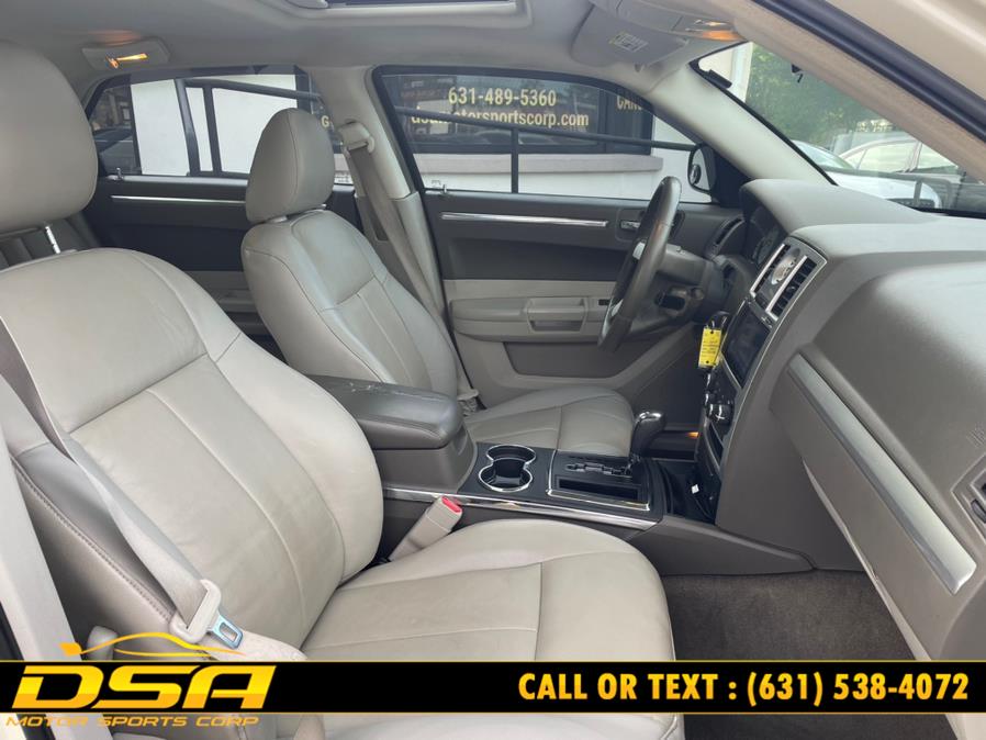 Used Chrysler 300 4dr Sdn Touring RWD 2009 | DSA Motor Sports Corp. Commack, New York Used Chrysler 300 4dr Sdn Touring RWD 2009 | DSA Motor Sports Corp. Commack, New York