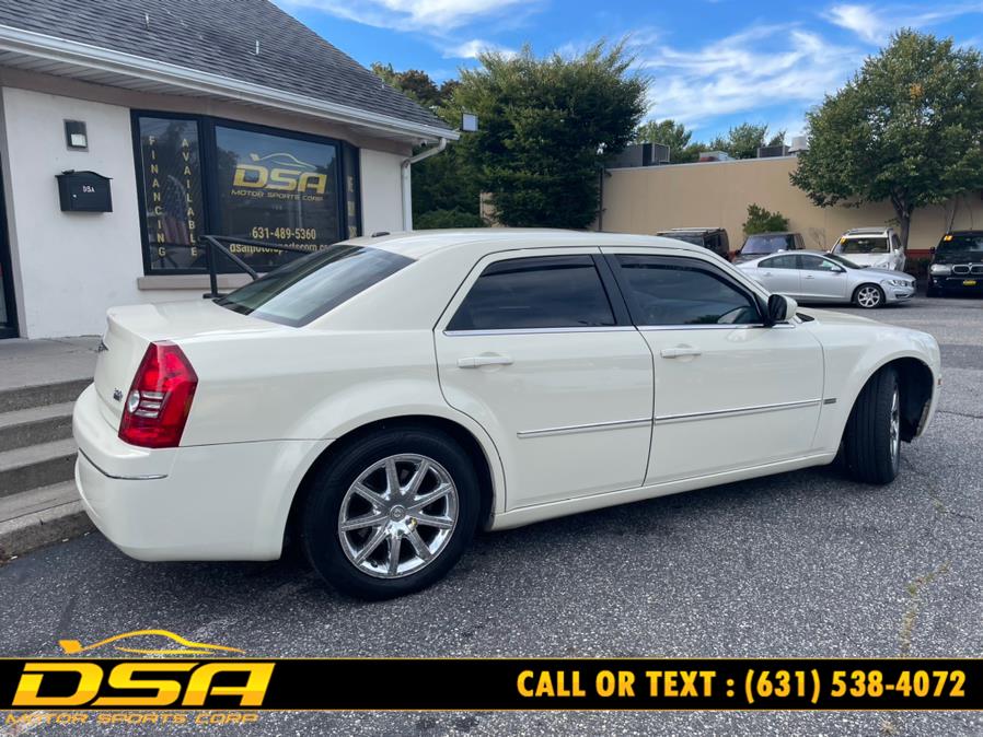 Used Chrysler 300 4dr Sdn Touring RWD 2009 | DSA Motor Sports Corp. Commack, New York Used Chrysler 300 4dr Sdn Touring RWD 2009 | DSA Motor Sports Corp. Commack, New York