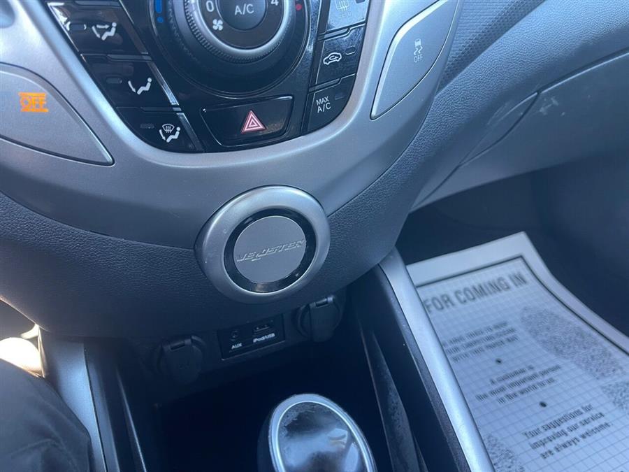 2013 Hyundai Veloster Base 3dr Coupe DCT, available for sale in Roslyn Heights, New York | Mekawy Auto Sales Inc. Roslyn Heights, New York 2013 Hyundai Veloster Base 3dr Coupe DCT, available for sale in Roslyn Heights, New York | Mekawy Auto Sales Inc. Roslyn Heights, New York