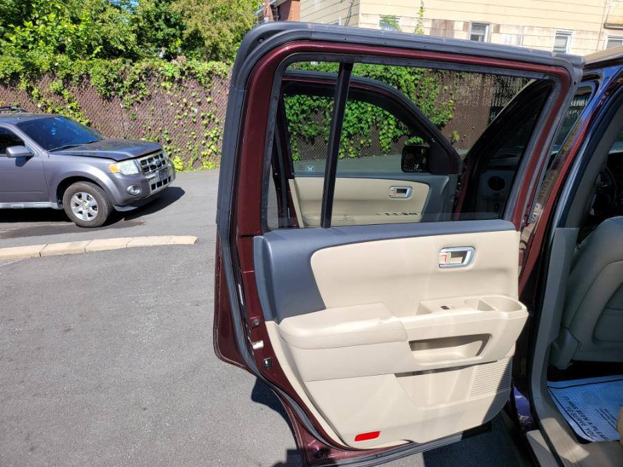 2012 Honda Pilot 4WD 4dr EX-L, available for sale in Irvington, New Jersey | Elis Motors Corp. Irvington, New Jersey 2012 Honda Pilot 4WD 4dr EX-L, available for sale in Irvington, New Jersey | Elis Motors Corp. Irvington, New Jersey