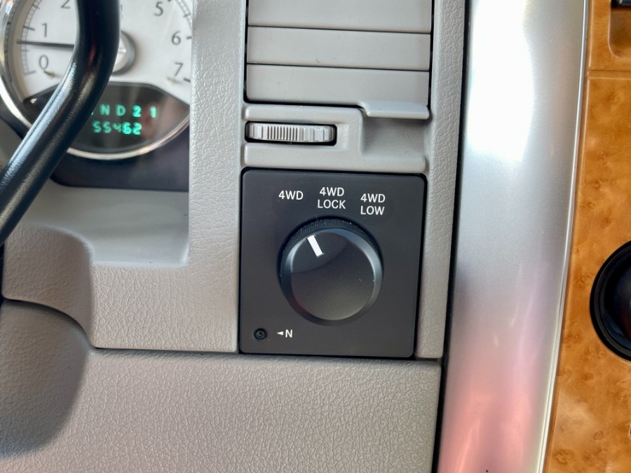 2007 Chrysler Aspen 4WD 4dr Limited, available for sale in Darien, Wisconsin | Geneva Motor Cars. Darien, Wisconsin 2007 Chrysler Aspen 4WD 4dr Limited, available for sale in Darien, Wisconsin | Geneva Motor Cars. Darien, Wisconsin