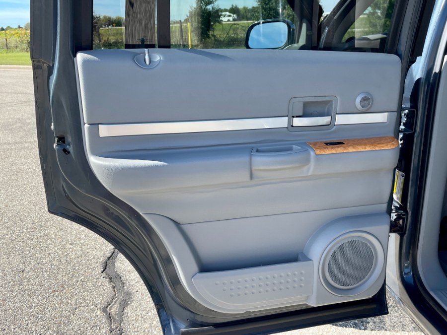 2007 Chrysler Aspen 4WD 4dr Limited, available for sale in Darien, Wisconsin | Geneva Motor Cars. Darien, Wisconsin 2007 Chrysler Aspen 4WD 4dr Limited, available for sale in Darien, Wisconsin | Geneva Motor Cars. Darien, Wisconsin