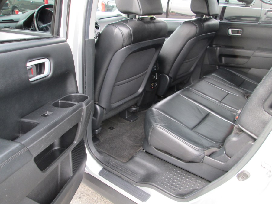 2013 Honda Pilot 4WD 4dr Touring w/RES & Navi, available for sale in Levittown, Pennsylvania | Levittown Auto. Levittown, Pennsylvania 2013 Honda Pilot 4WD 4dr Touring w/RES & Navi, available for sale in Levittown, Pennsylvania | Levittown Auto. Levittown, Pennsylvania