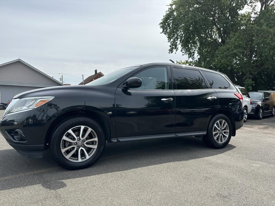 2013 Nissan Pathfinder 4WD 4dr S, available for sale in Little Ferry, New Jersey | Victoria Preowned Autos Inc. Little Ferry, New Jersey 2013 Nissan Pathfinder 4WD 4dr S, available for sale in Little Ferry, New Jersey | Victoria Preowned Autos Inc. Little Ferry, New Jersey