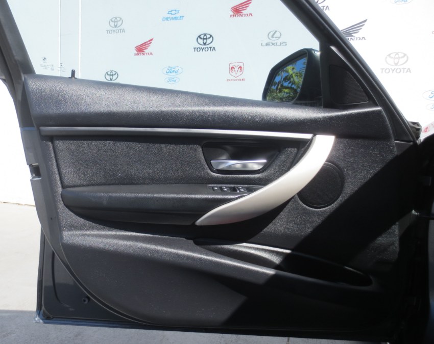 2016 BMW 3 Series 4dr Sdn 320i RWD, available for sale in Santa Ana, California | Auto Max Of Santa Ana. Santa Ana, California 2016 BMW 3 Series 4dr Sdn 320i RWD, available for sale in Santa Ana, California | Auto Max Of Santa Ana. Santa Ana, California