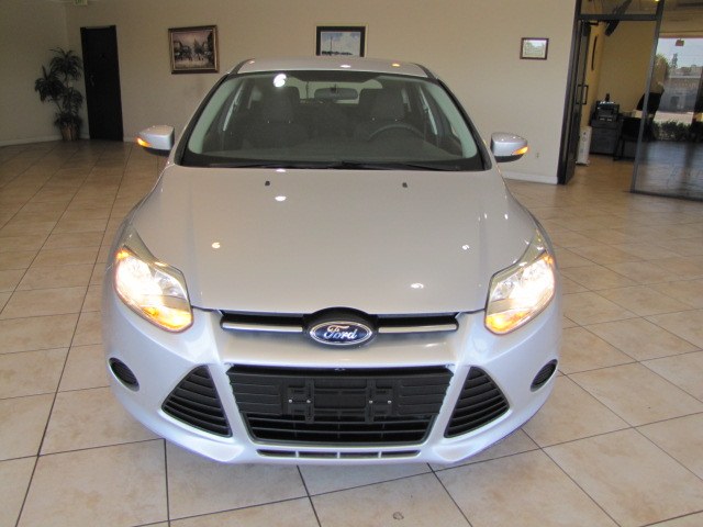 Used Ford Focus 5dr HB SE 2014 | Auto Network Group Inc. Placentia, California